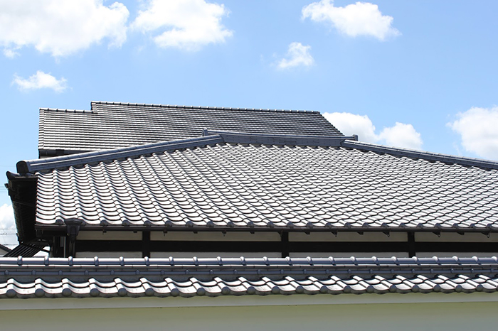 瓦屋根の日本家屋